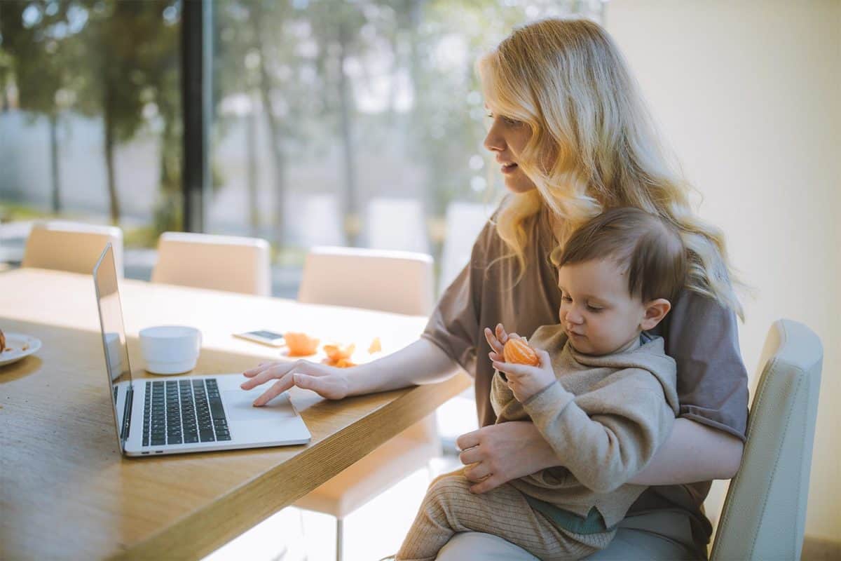 Parental Leave Policies: Avoid these 4 Critical Mistakes in your Employee Handbook