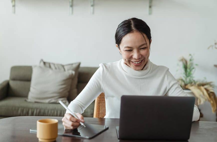 Recruiting in 2022: 7 Employee Benefits to Attract Remote Workers
